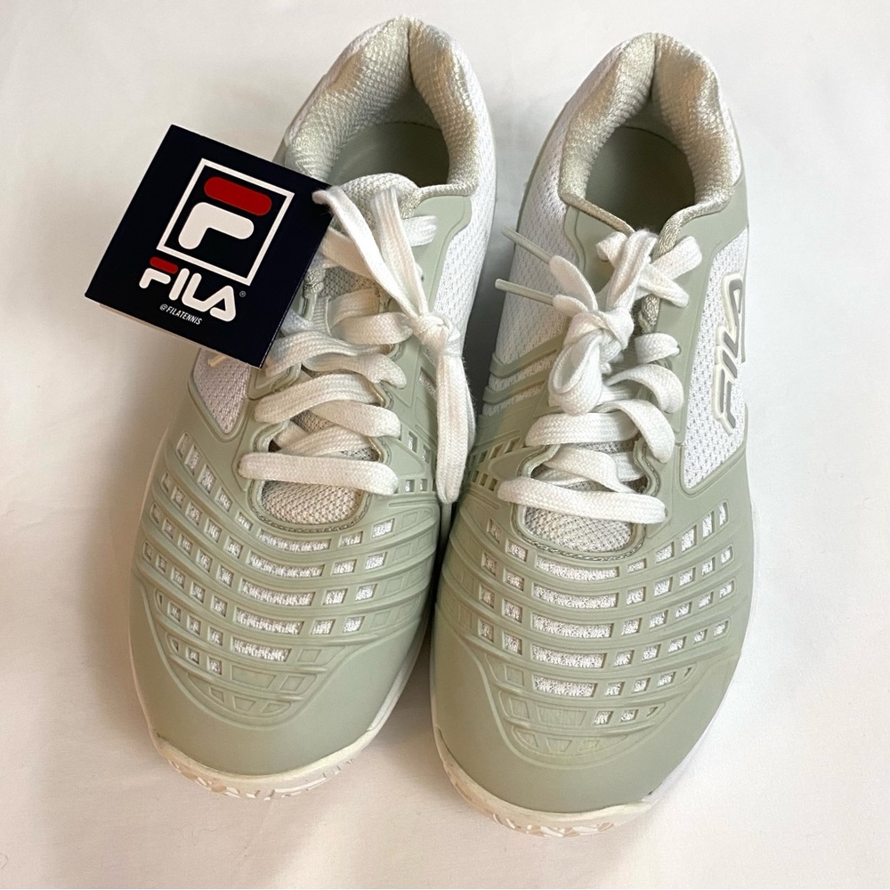 Fila Women's Axilus 2 Energized Tennis Shoe, White/Metallic Silver New sz 10 - Picture 2 of 8